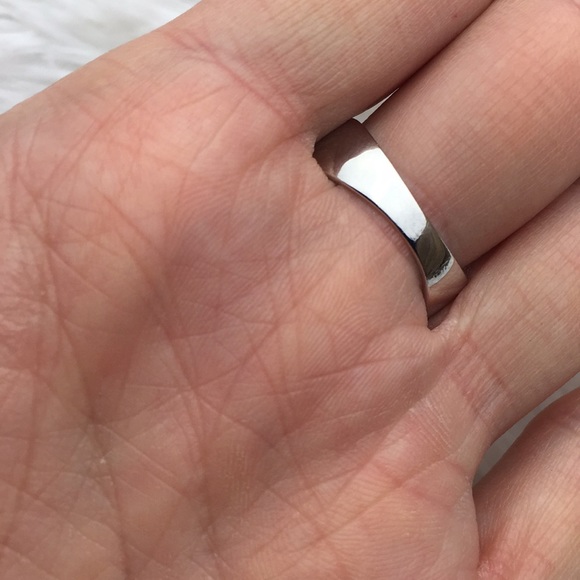 NWOT .925 Sterling Silver and Ruby CZ Ring Size 9 - Picture 4 of 6